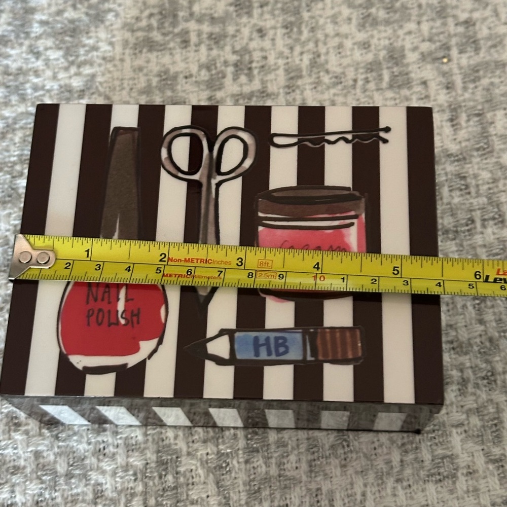 Henri Bendel Lacquer Jewelry Cosmetics Box - Picture 4 of 14